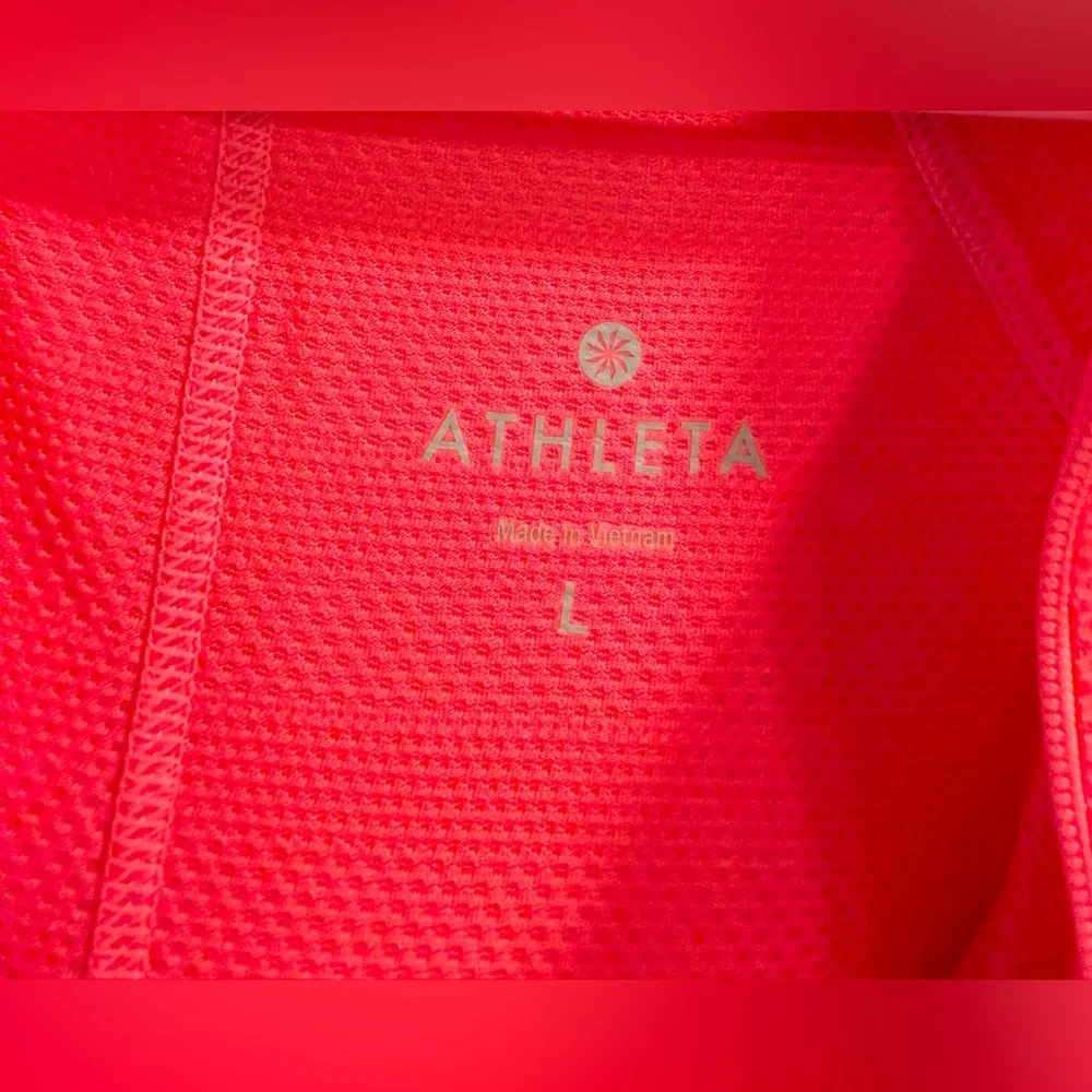 Athleta Spinner Half Zip Running Performance Pullover 
Coralade, Large - Picture 3 of 7